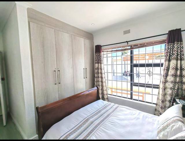5 BEDROOM HOUSE FOR SALE IN WELGELEGEN